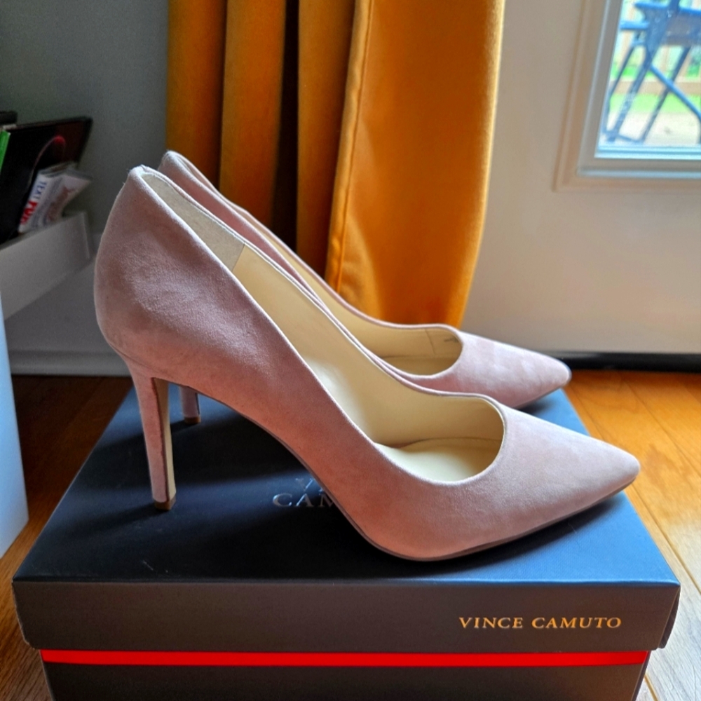 Vince Camuto Pink Pumps